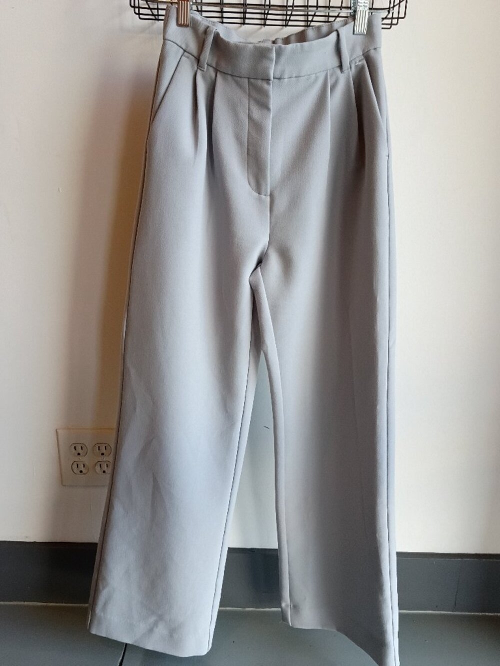 ABERCROMBIE & FITCH sloane tailored wide leg pants in gray (00R/24)